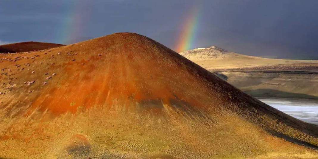 4 milyon yıl önce Konya’da oluşmuştu: ‘Dünyanın nazar boncuğu’ olarak anılıyor 5